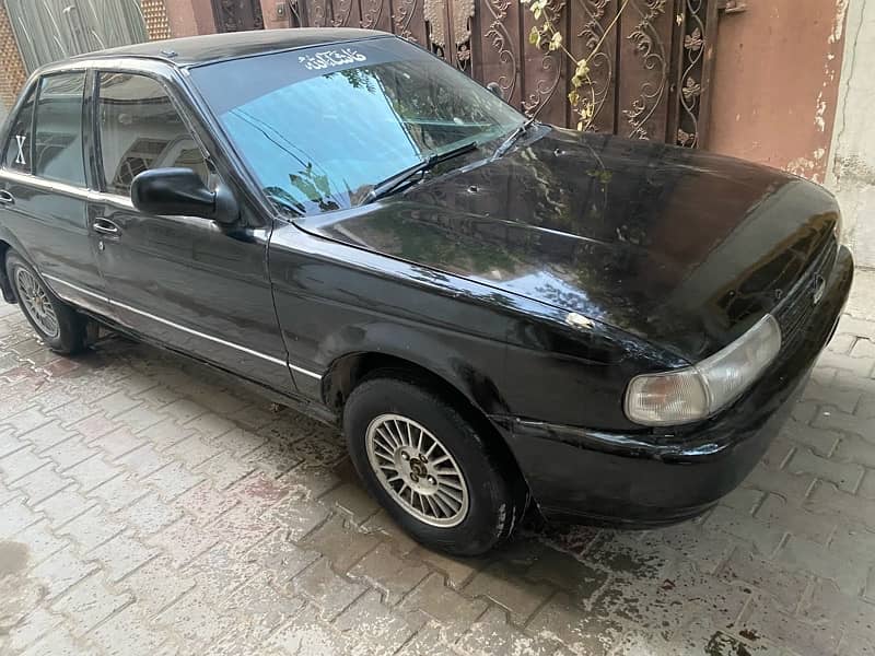 Nissan Sunny 1991 3