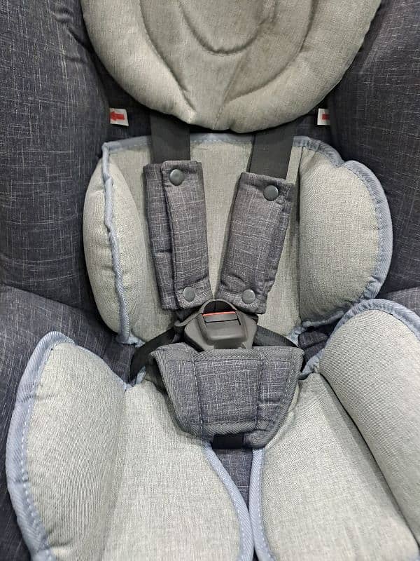 car seat. . 2 in one can be used a carrycoat 2