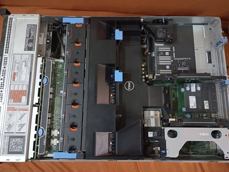 Dell Power Edge R720 Server 8