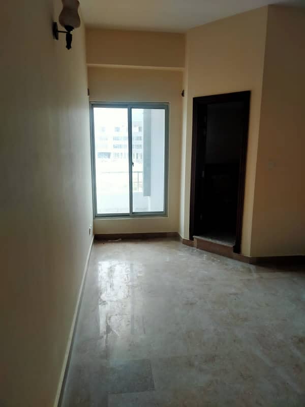 Top Location Flat For Rent 5