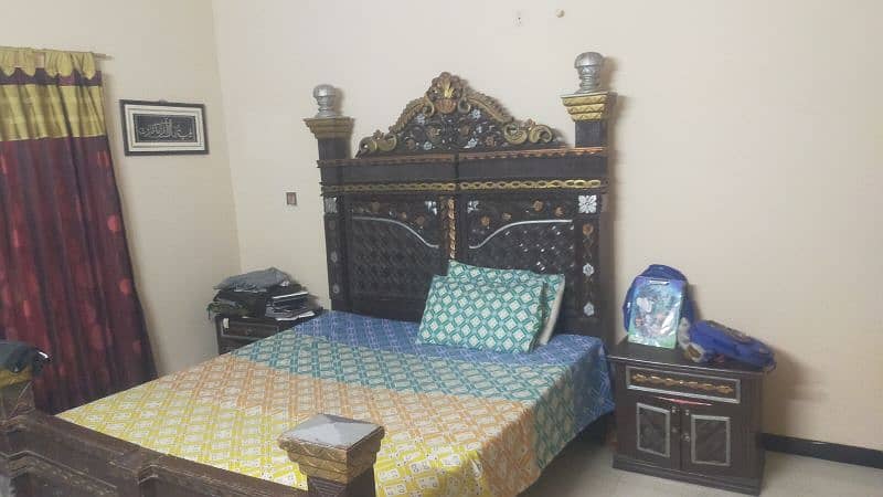 Excellent condition of bed 1