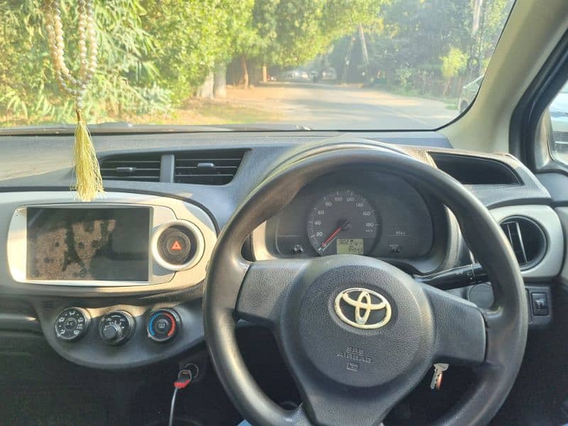 Toyota Vitz 2011 9