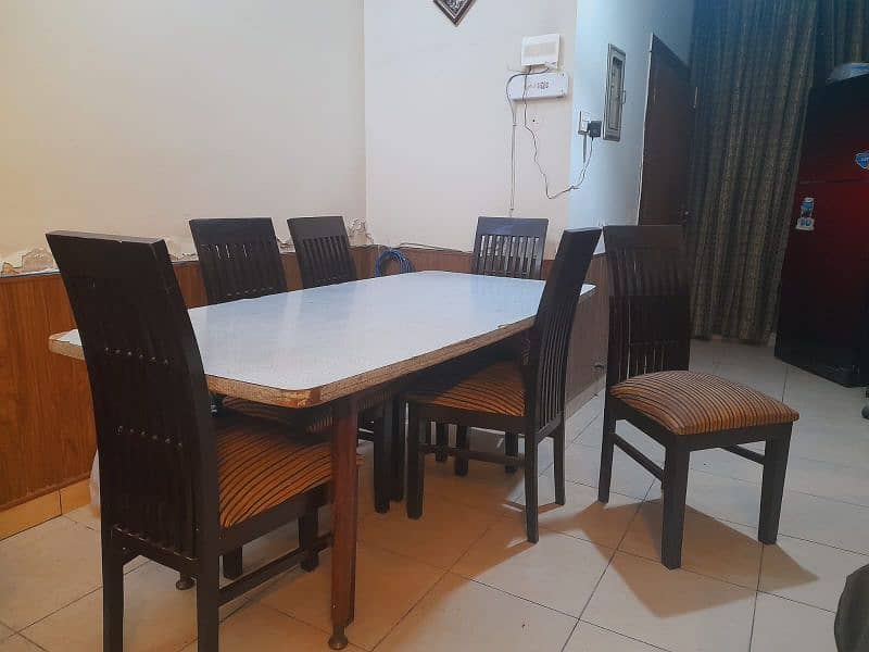 Dining Table with 6 Solid Chairs 1