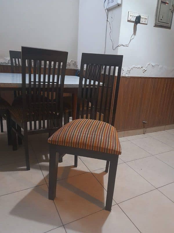 Dining Table with 6 Solid Chairs 4