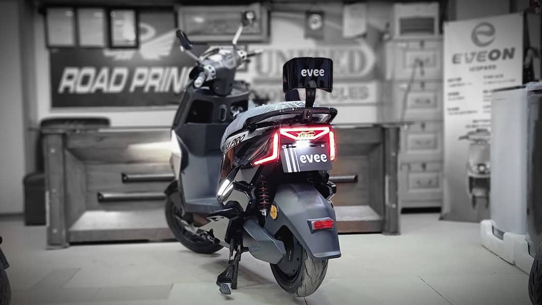 evee S1 Pro Electric Scooty 5