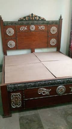 bed looking new urgent for sale