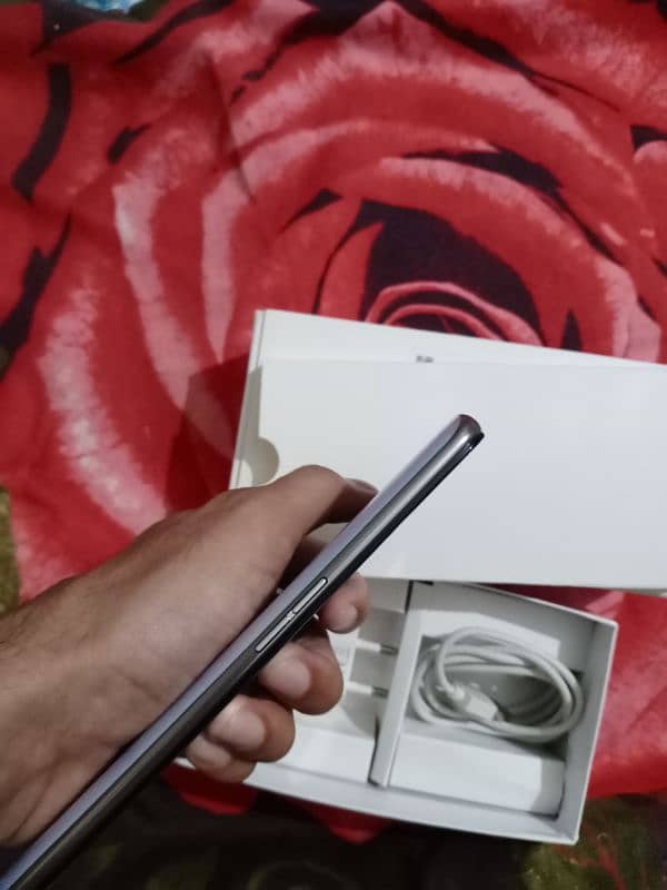 Oppo Reno 2z 256+8gb. . Clerer. . Box Charger sath ha. pop up Camera 4