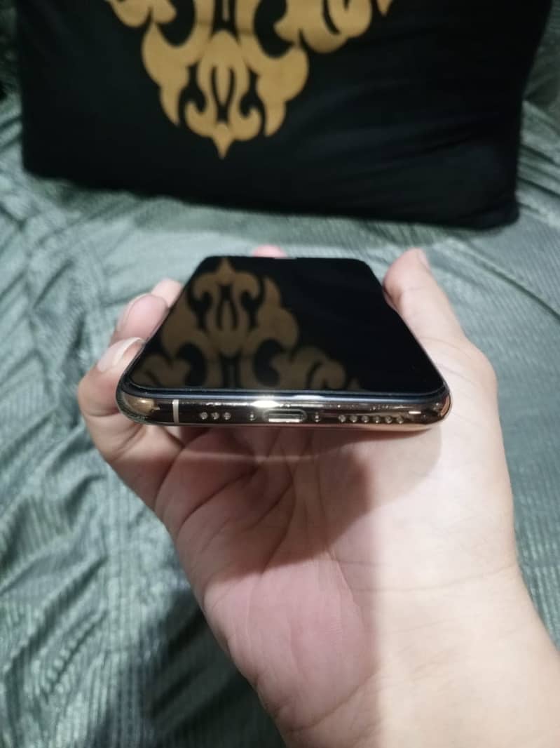 Apple iPhone XS 64 GBP - Color Rose 3