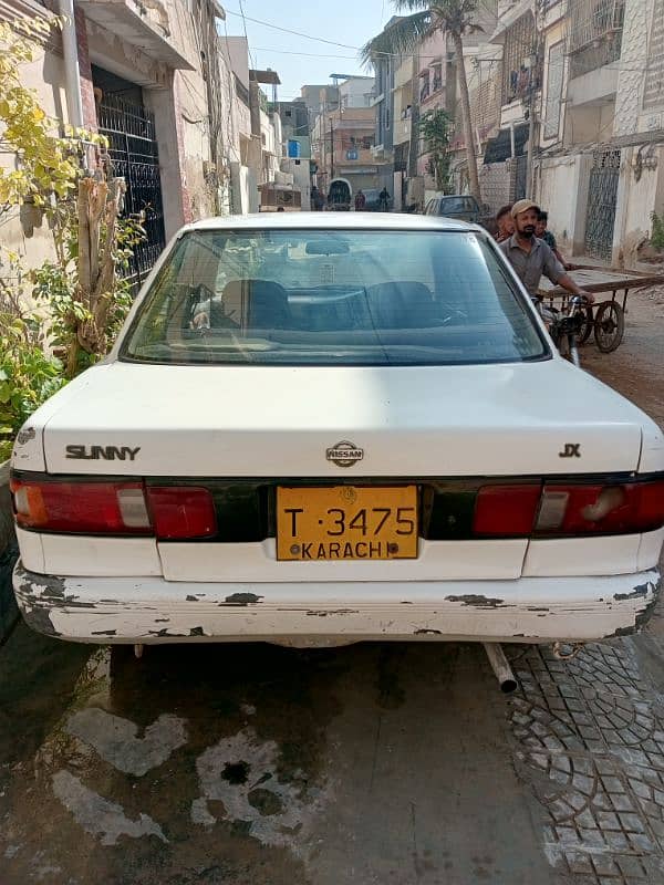 Nissan Sunny 1991 3