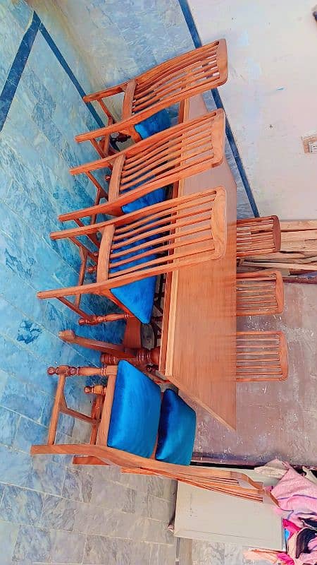 8x Persons Dinning Table in Shisham wood 0