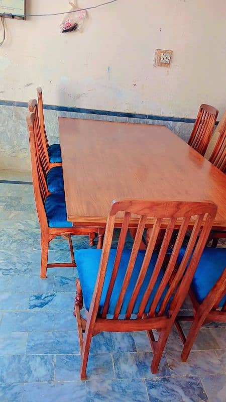 8x Persons Dinning Table in Shisham wood 1