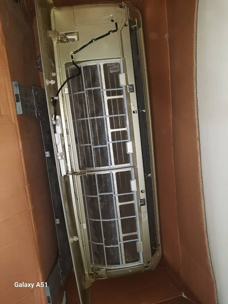 URGENT SALE - Dawlance 1.5 Ton AC Inverter - Chrome 30 3