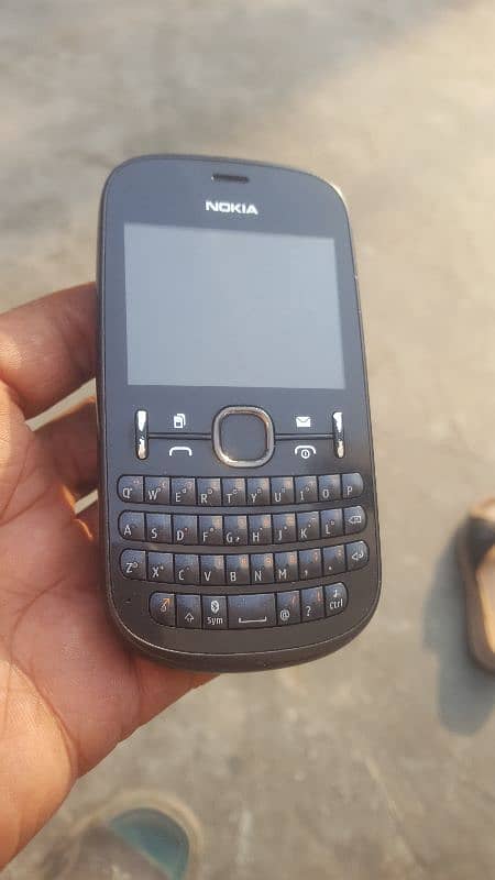 Nokia asha 200 0