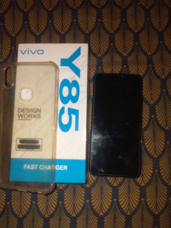 Vivo y85 4