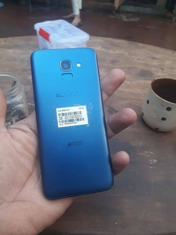 Samsung galaxy j6 like new (3-32) blue colour dual sim pta approve . 1