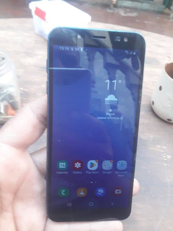 Samsung galaxy j6 like new (3-32) blue colour dual sim pta approve . 6