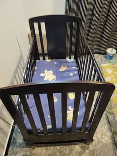 baby cot in good very condition