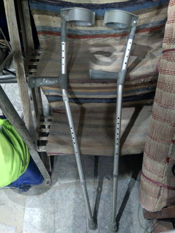 imported crutches 2