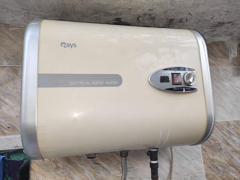 Rays Electric Water Heater ST-E30 15Ltr 0