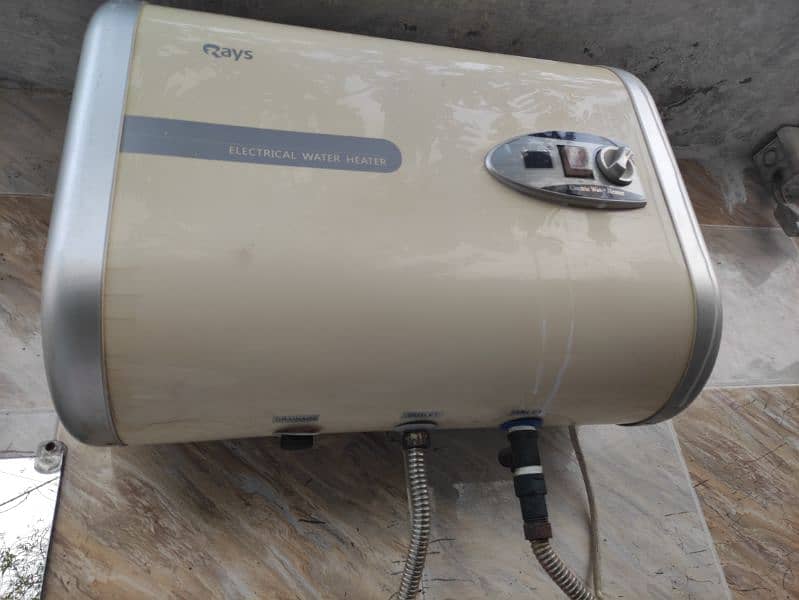 Rays Electric Water Heater ST-E30 15Ltr 4