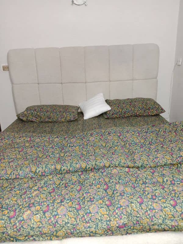 king size bed 1