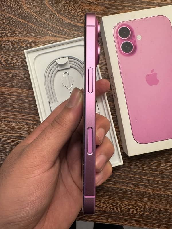 iPhone 16 Pink 128GB 0