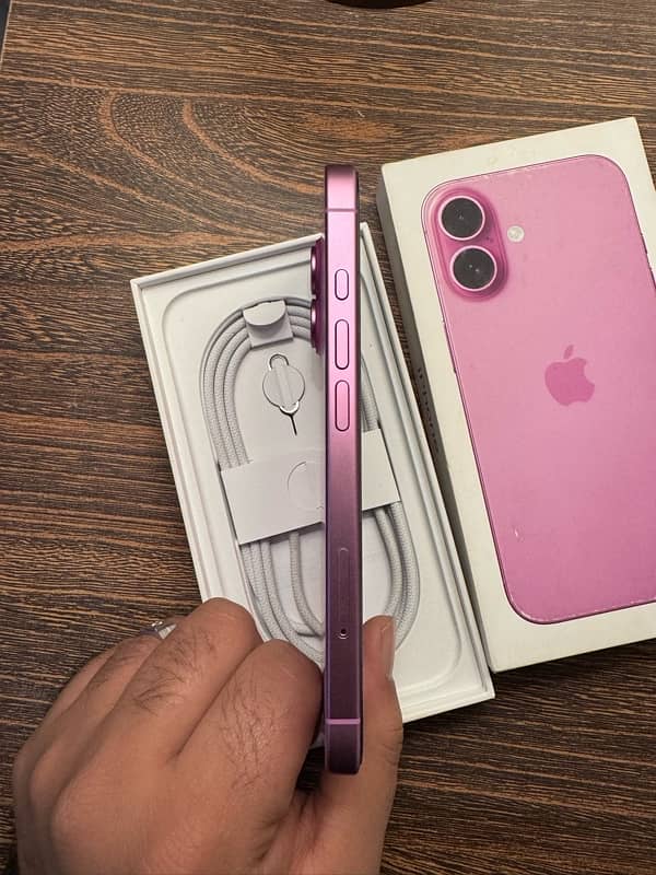 iPhone 16 Pink 128GB 3