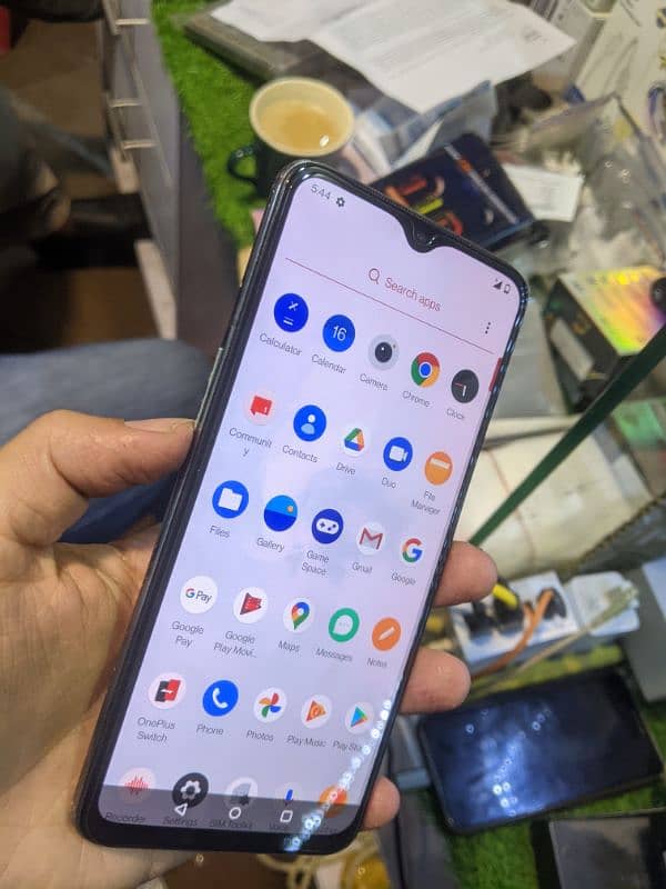 OnePlus 7.6GB. 128GB 10