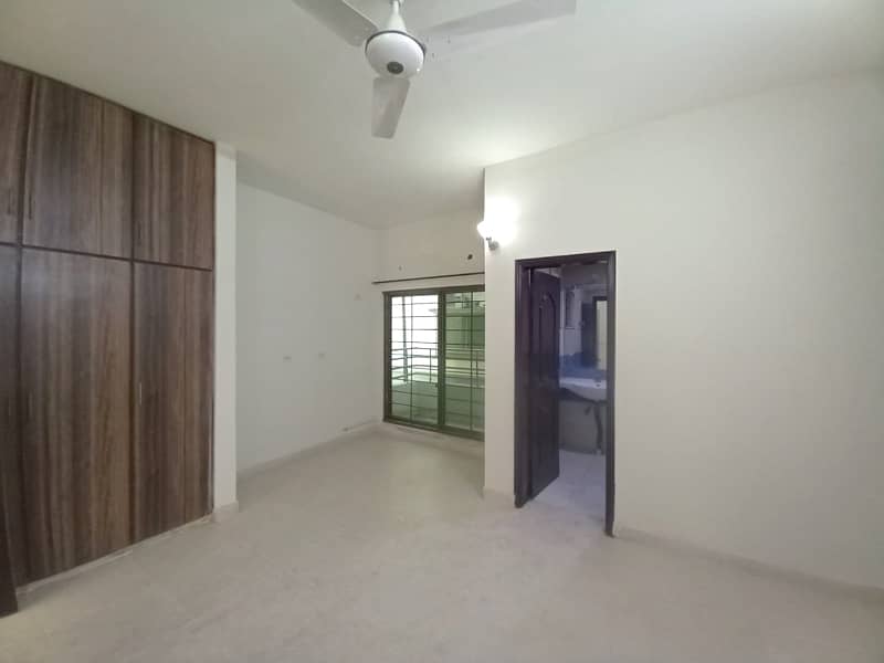 With Features you dont want to Miss such as 3 bed room apartment for sale 0