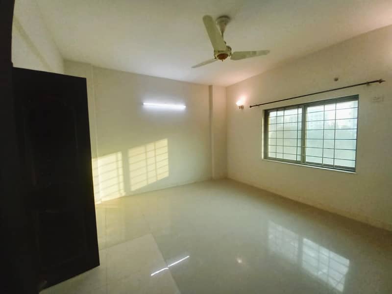 With Features you dont want to Miss such as 3 bed room apartment for sale 1