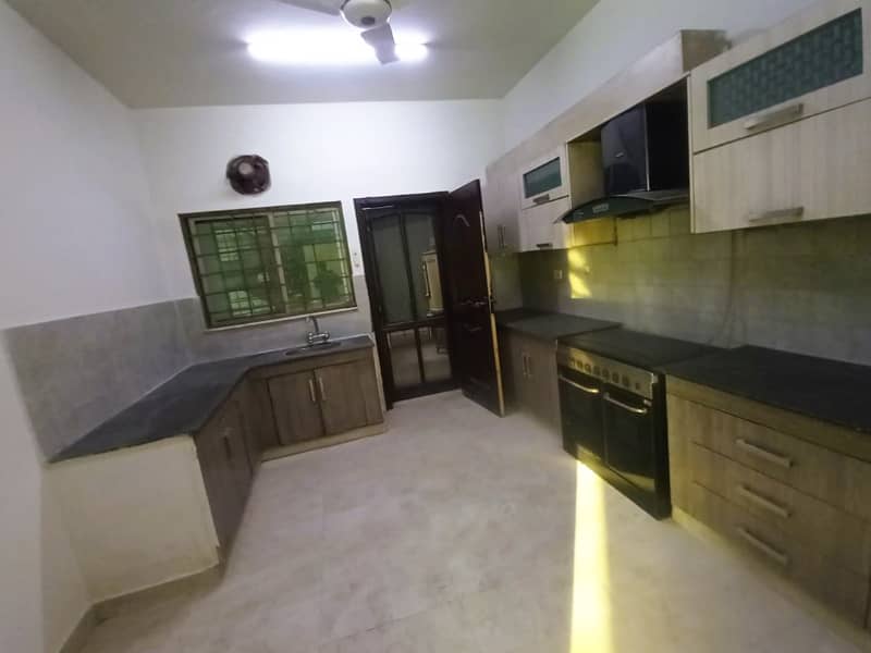 With Features you dont want to Miss such as 3 bed room apartment for sale 10