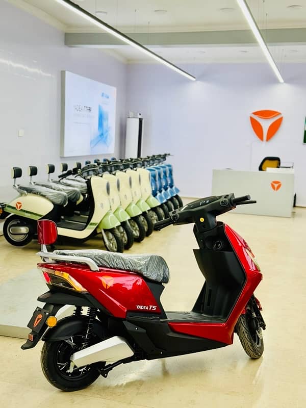 Yadea Electric Scooter Scooty Bike Vehicle T5/Ev Evee Aima Metro Revoo 6