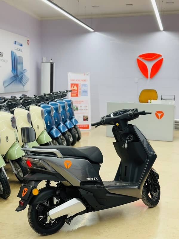 Yadea Electric Scooter Scooty Bike Vehicle T5/Ev Evee Aima Metro Revoo 12