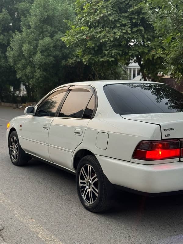 Toyota Corolla Altis 2001 5