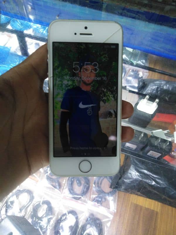 I Phone 5s condition full new 2