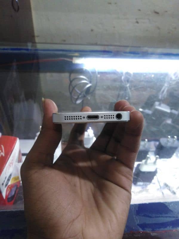 I Phone 5s condition full new 3