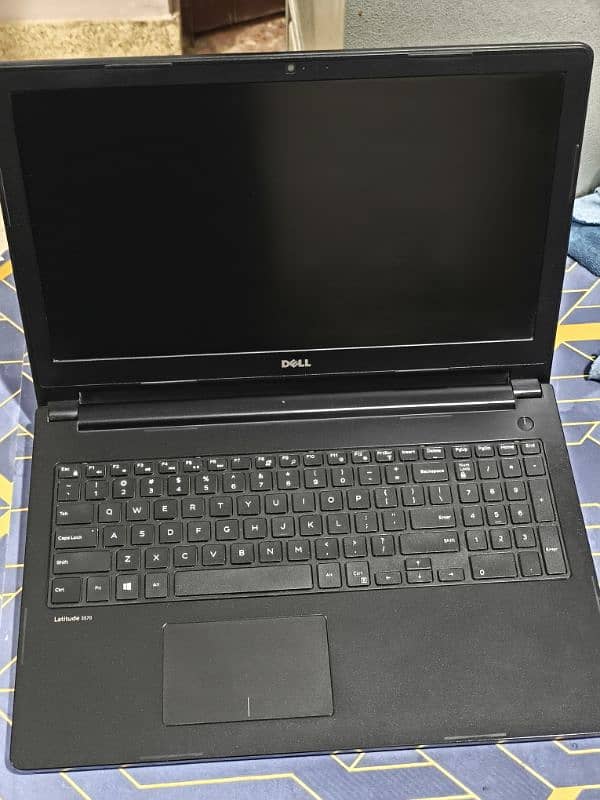 Laptop Dell Latitude 3570 Core i5 15.5 inch 16gb ram 256 gb SSD 1