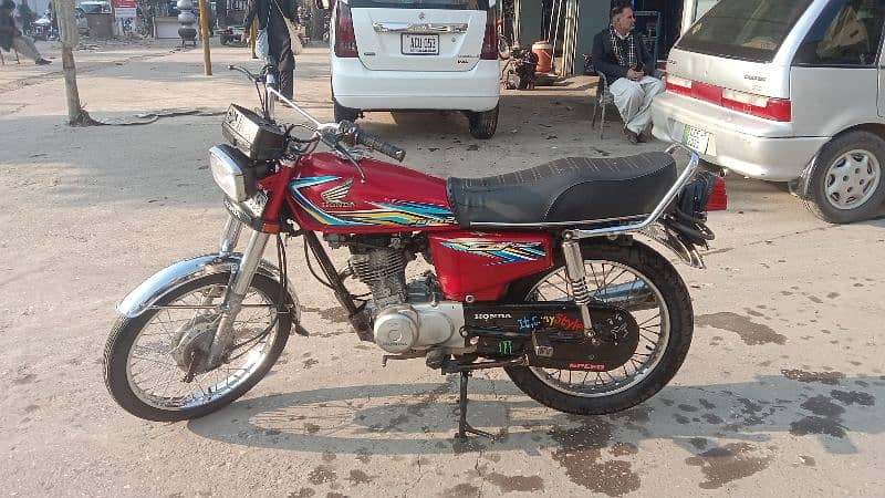 Honda 125 modal 2018 Golden number 0