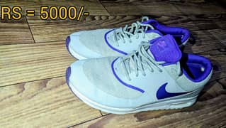 Men's Nike//Tanjun (White) -/Fresh Look,//Used Condition