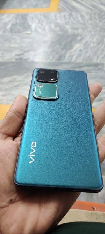 Vivo V30 is good condition PTA approved 0