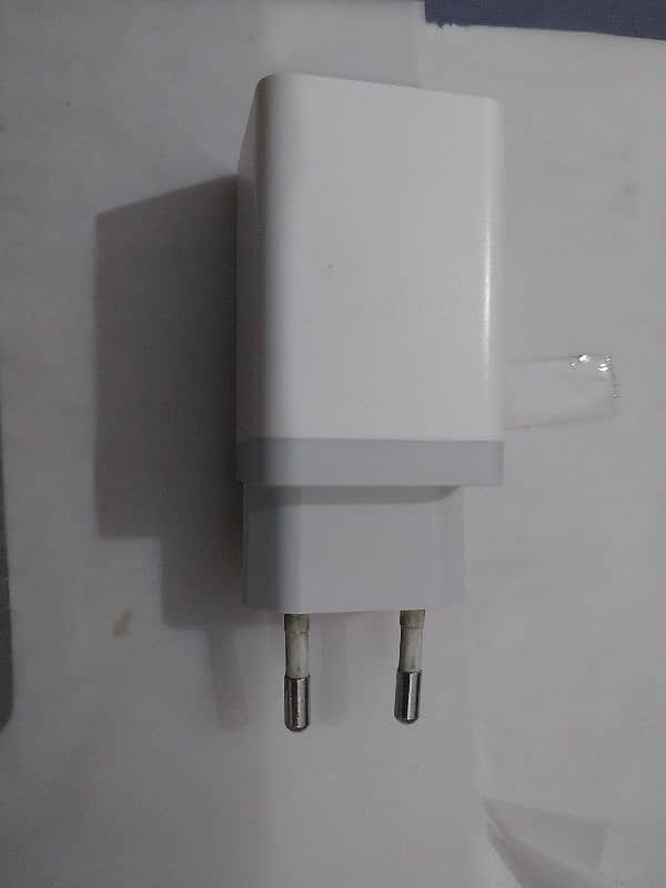 Oppo A5 2020 Original Adapter and Original Cable in Good Condition 2