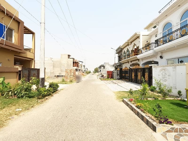 You Can Find A Gorgeous House For sale In Khayaban-e-Amin - Block L 2