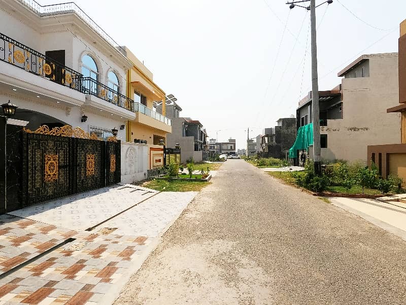 You Can Find A Gorgeous House For sale In Khayaban-e-Amin - Block L 4