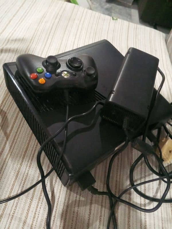 Xbox 360 with free 5 games 1