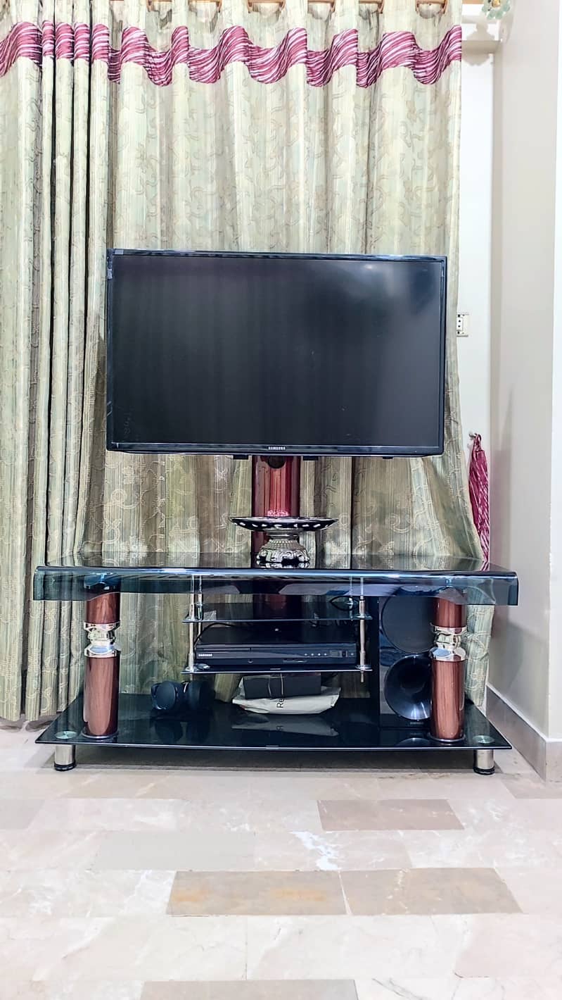 TV trolley with DVD racks 3