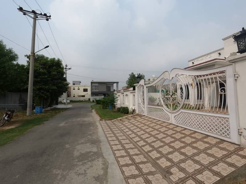 House For Sale In Khayaban-E-Amin 2