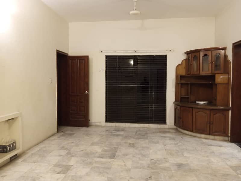 1 Kanal Separate Gate Upper Portion Is Available For Rent In Dha Phase 3 Near Mcdonald,s Y block 0