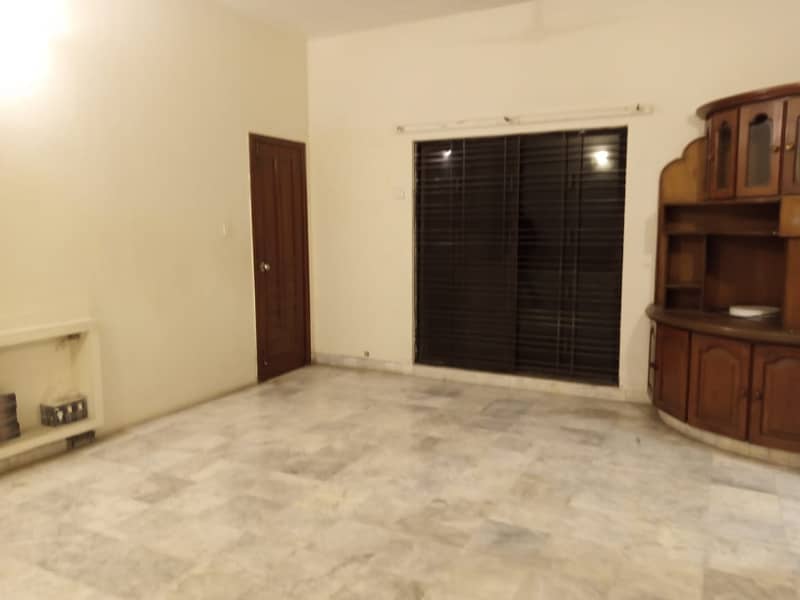 1 Kanal Separate Gate Upper Portion Is Available For Rent In Dha Phase 3 Near Mcdonald,s Y block 14