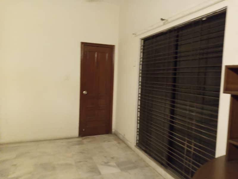 1 Kanal Separate Gate Upper Portion Is Available For Rent In Dha Phase 3 Near Mcdonald,s Y block 18