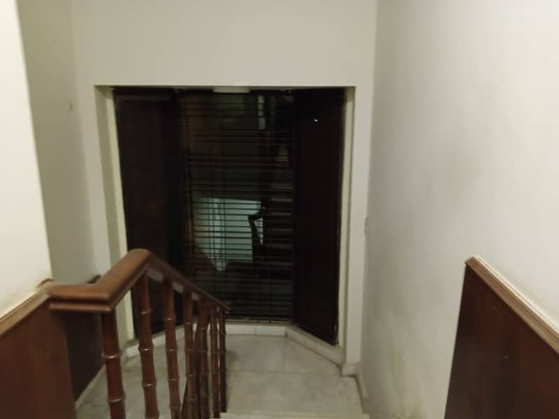 1 Kanal Separate Gate Upper Portion Is Available For Rent In Dha Phase 3 Near Mcdonald,s Y block 19